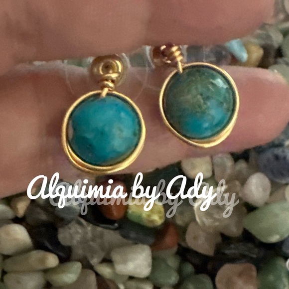 Turquoise and gold minimalist/dainty gold stud earrings - Picture 1 of 11